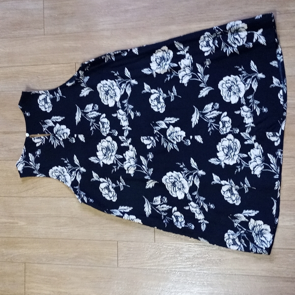 ~3 for $30~ Forever 21 size S trapeze mini dress, black floral - Picture 2 of 2